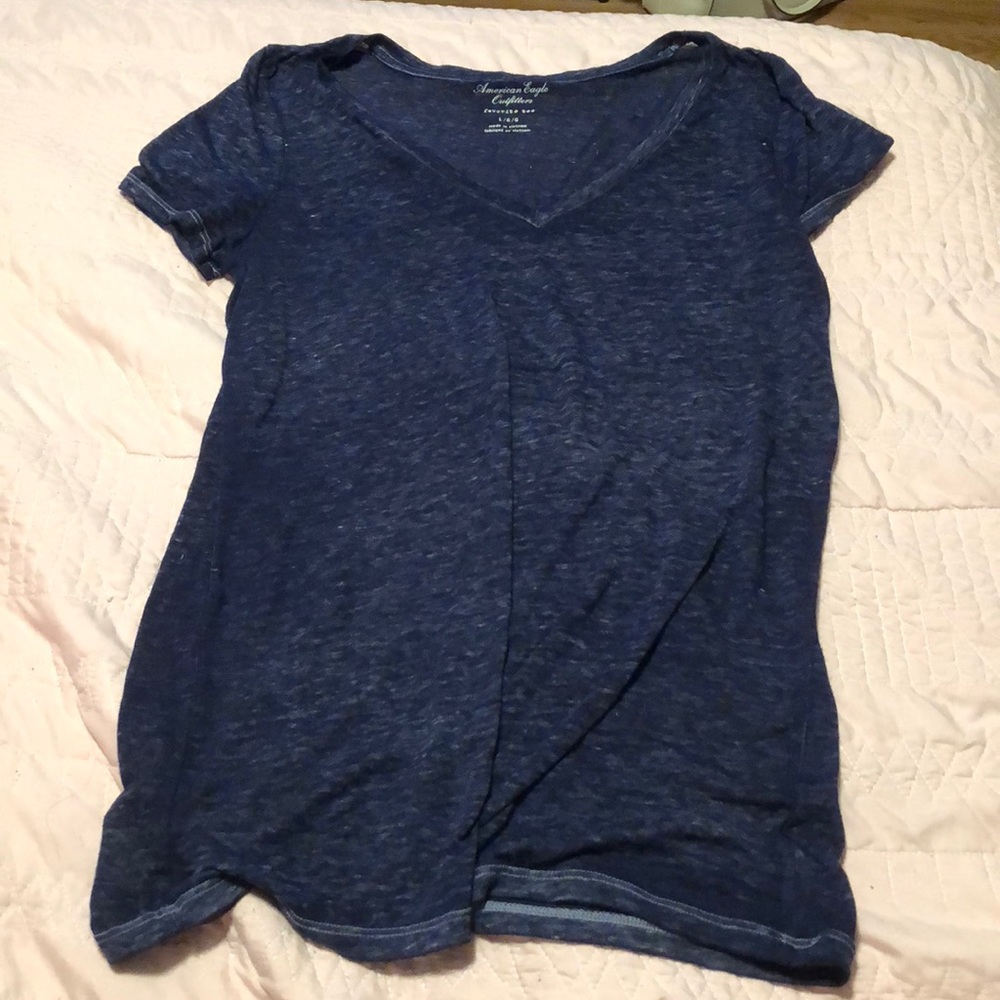 AE Navy V neck tee